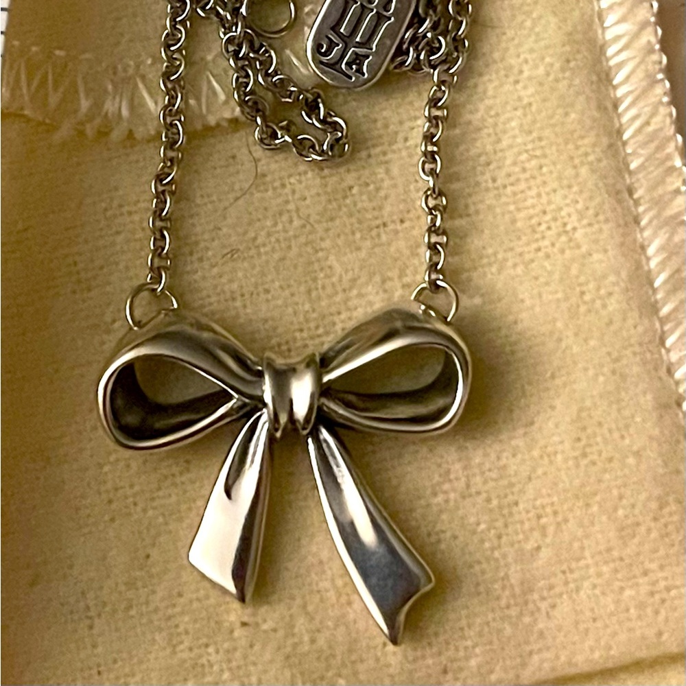 James Avery Retired BOW necklace mint
